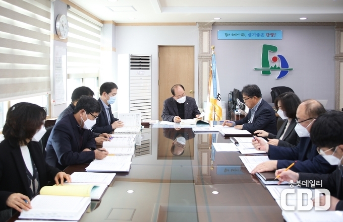 15일 진행된 류한우 군수 주재 2021년 주요업무계획 보고