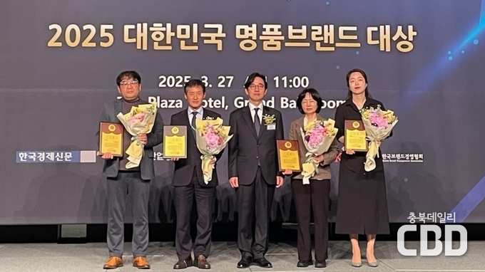 <strong>오른쪽 두번째 유현숙 농식품유통과 과장</strong>