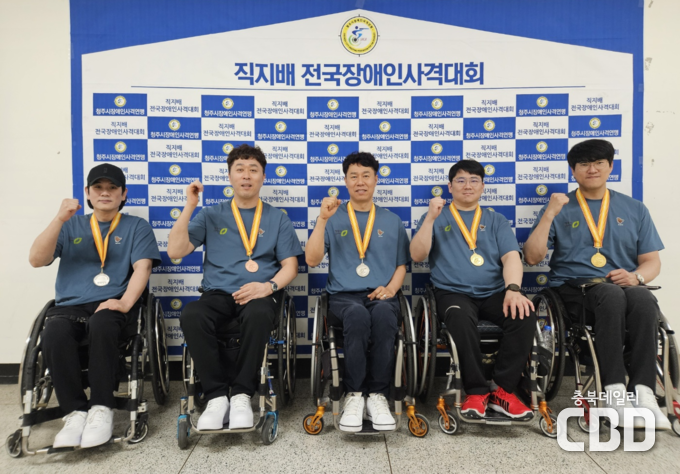 <strong>왼쪽부터 박철, 이명호, 김성희, 석진수, 이장호 선수</strong><br>
