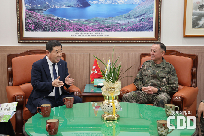 이재영군수와 김수광 사단장