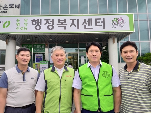 좌측부터 오종억(운고20회), 연규순, 이태희, 김경민(운호고 동문 사무총장)